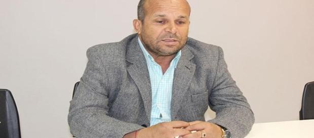 Vidente Carlinhos não prevê o pior e foi vítima de crime bárbaro Vidente Carlinhos não prevê o pior e foi vítima de crime bárbaro