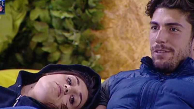 Cecilia Rodriguez sbaglia abito a una cena a casa Moser