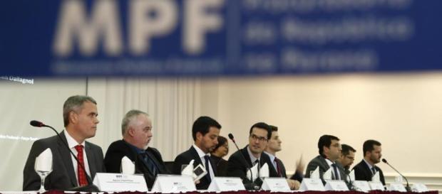 Força-tarefa da Lava Jato e membros do MPF apresentam novas evidências, em relação a processo de Lula Força-tarefa da Lava Jato e membros do MPF apresentam novas evidências, em relação a processo de Lula