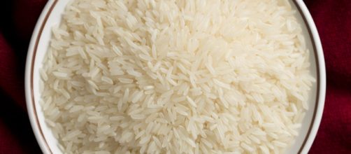 Rice water is one of those star ingredients that can be easily turned into a DIY. [Image credit: Takeaway | Commons Wikimedia]