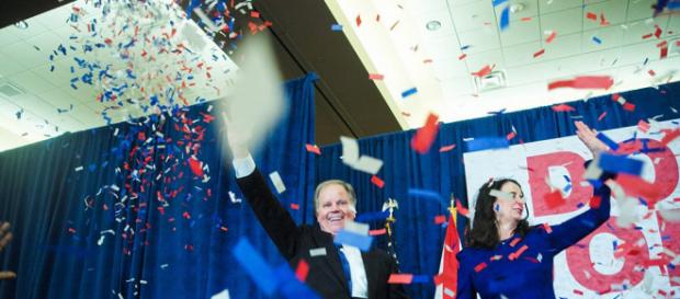 Demócrata Jones vence al republicano Moore en Alabama Demócrata Jones vence al republicano Moore en Alabama