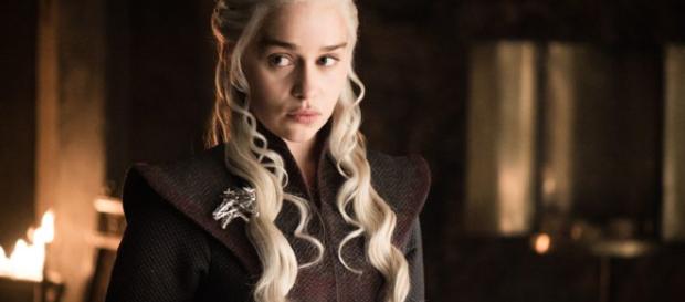 Prohíben a Emilia Clarke hablar sobre el final de Juego de Tronos Prohíben a Emilia Clarke hablar sobre el final de Juego de Tronos
