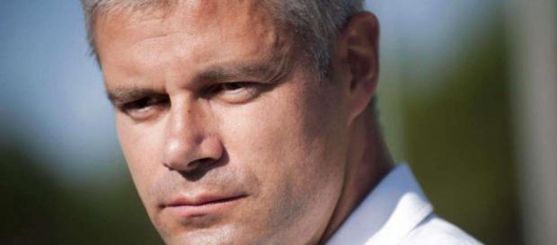 Un Wauquiez ferme dans le regard mais sans stratégie sociale et politique. Un Wauquiez ferme dans le regard mais sans stratégie sociale et politique.