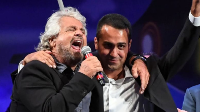 Riforma pensioni, Luigi Di Maio (nella foto con Beppe Grillo): cancelleremo la Fornero in cinque anni