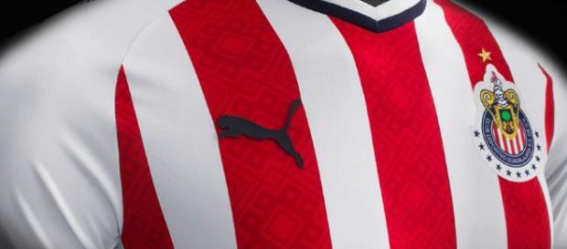 Chivas de Guadalajara 2017/18 PUMA Home and Away Jerseys ... - footballfashion.org Chivas de Guadalajara 2017/18 PUMA Home and Away Jerseys ... - footballfashion.org