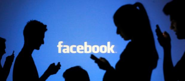 Facebook, arriva l'opzione "snooze" per addormentare e silenziare gli amici noiosi Facebook, arriva l'opzione "snooze" per addormentare e silenziare gli amici noiosi