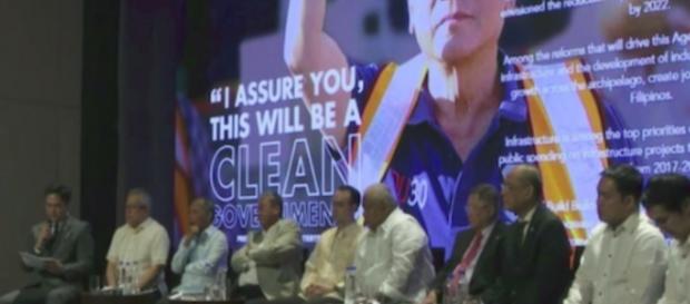 La administración Duterte 's infraestructura de empuje todavía tiene que hacer un impacto en la economía de Filipinas. La administración Duterte 's infraestructura de empuje todavía tiene que hacer un impacto en la economía de Filipinas.