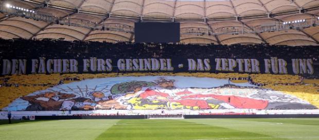Eine Stuttgarter Fan-Choreo gegen den Rivalen (Quelle: stuttgarter-nachrichten.de) Eine Stuttgarter Fan-Choreo gegen den Rivalen (Quelle: stuttgarter-nachrichten.de)