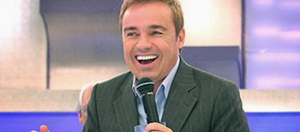 Para voltar forte, Gugu quer um programa nos moldes antigos. Para voltar forte, Gugu quer um programa nos moldes antigos.