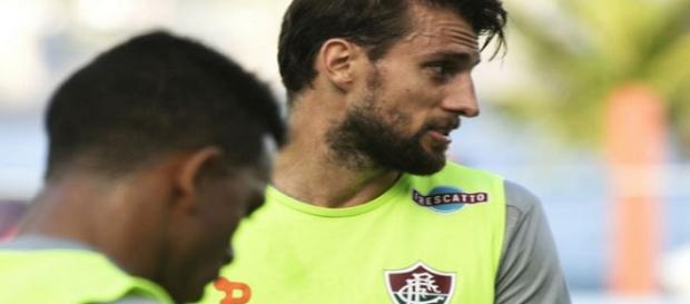 Henrique pode se transferir do Fluminense para o Corinthians em 2018 Henrique pode se transferir do Fluminense para o Corinthians em 2018