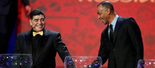 Maradona e Cafu estiveram entre os convidados para o sorteio da Copa 2018 Maradona e Cafu estiveram entre os convidados para o sorteio da Copa 2018