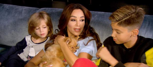 V.l.: Sohn Rocco, Verona Pooth, Sohn Diego Foto: MG RTL D / Endemol Shine V.l.: Sohn Rocco, Verona Pooth, Sohn Diego Foto: MG RTL D / Endemol Shine