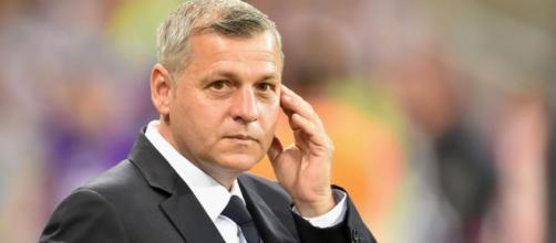 L'entraîneur lyonnais Bruno Genesio suspendu un match par la ... - eurosport.fr