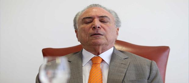 Presidente é alertado por pai de santo Presidente é alertado por pai de santo
