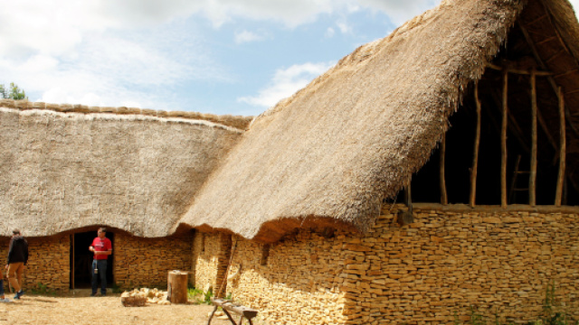 En Normandie, Ornavik, un parc où les bénévoles vivent comme les normands, en l'an 1 000