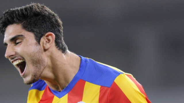 VIDEO: la frappe phénoménale de Guedes pour Valence - bfmtv.com