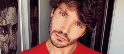 Stefano De Martino lascia la scuola di Amici per andare all'Isola dei Famosi