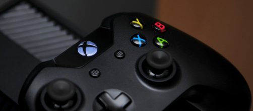 Un controller della console Xbox One - omarimc.com