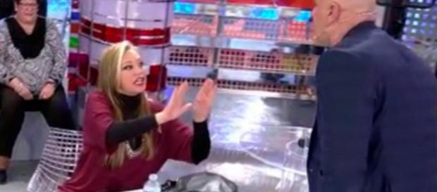Belén Esteban parando a Kiko Matamoros. Belén Esteban parando a Kiko Matamoros.