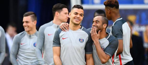 Ben Arfa y Lucas Moura durante un entrenamiento del PSG Ben Arfa y Lucas Moura durante un entrenamiento del PSG