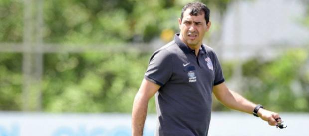 Fábio Carille deve ganhar reforço para o setor defensivo de sua equipe. (Foto Reprodução). Fábio Carille deve ganhar reforço para o setor defensivo de sua equipe. (Foto Reprodução).
