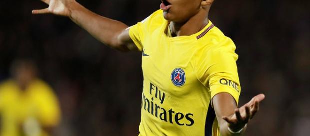 Metz 1-5 PSG: Kylian Mbappe grabs debut goal | Daily Mail Online - dailymail.co.uk Metz 1-5 PSG: Kylian Mbappe grabs debut goal | Daily Mail Online - dailymail.co.uk