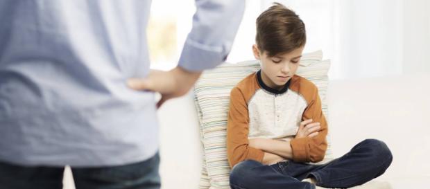 No se debe inculcar responsabilidades de adultos a los niños. No se debe inculcar responsabilidades de adultos a los niños.