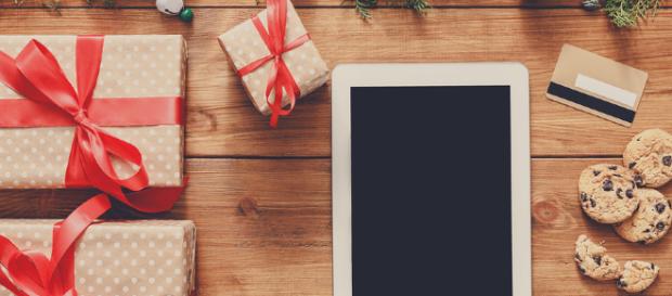 Vendas aumentam no final de ano com datas festivas de Natal e Réveillon Vendas aumentam no final de ano com datas festivas de Natal e Réveillon