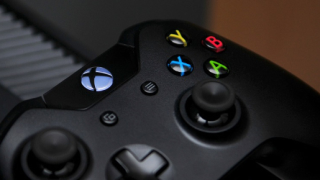 Un controller della console Xbox One - omarimc.com