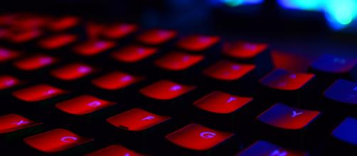 Backlit gaming keyboard. - [Image via PixaBay]