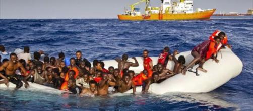 Miles y miles de personas han dejado su vida intentando atravesar el Mediterráneo.