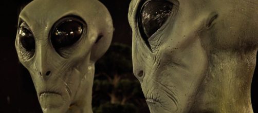 Ex ministro canadese dichiara che gli alieni ci hanno già visitato.