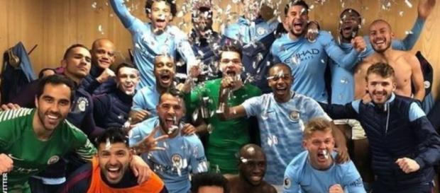 Los equipos deportivos de fútbol M.United y M.City. Los equipos deportivos de fútbol M.United y M.City.