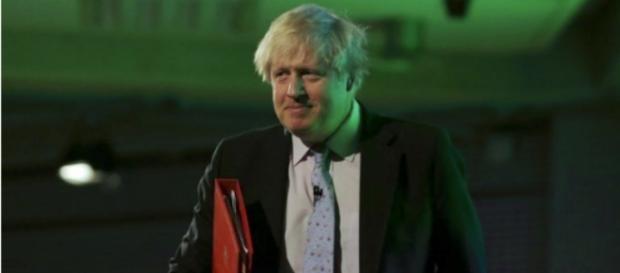 La británica Johnson busca descongelar las relaciones con Rusia durante el viaje a Moscú. La británica Johnson busca descongelar las relaciones con Rusia durante el viaje a Moscú.