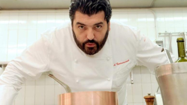 Lo chef di Masterchef Cannavacciuolo.