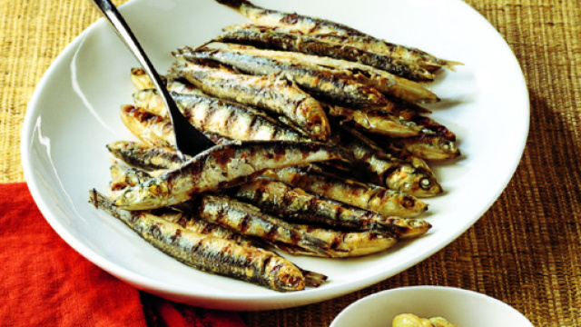 Ricetta Alici alla griglia - Le ricette de La Cucina Italiana - lacucinaitaliana.it