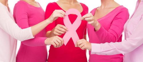 Fiocco rosa per la lotta ai tumori del seno.