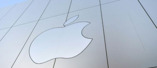 What.IsUp : Pris la main dans le sac, Apple avoue ralentir ... - isup.ws