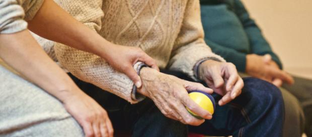 Can cracking joints cause arthritis? (via Pexels.com - Matthias Zomer) Can cracking joints cause arthritis? (via Pexels.com - Matthias Zomer)