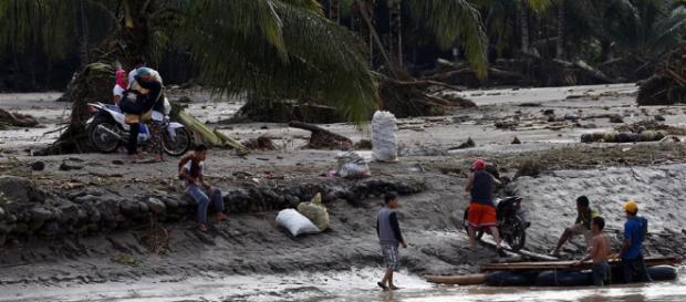 Tempestade natural Tembin deixa mais de 130 mortos no sul das Filipinas. Tempestade natural Tembin deixa mais de 130 mortos no sul das Filipinas.