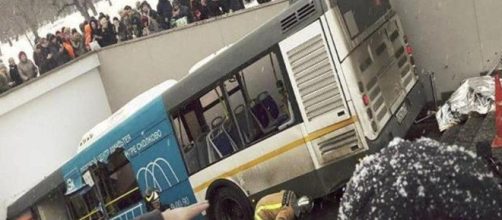 Incidente con un bus a Mosca, 5 morti