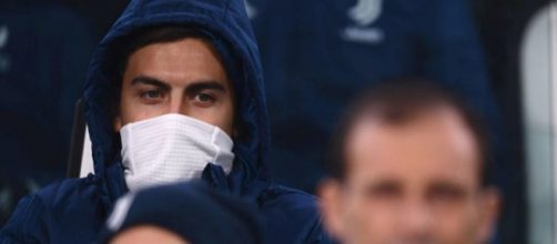 Paulo Dybala, 24 anni, costretto a seguire dalla panchina un match della Juventus