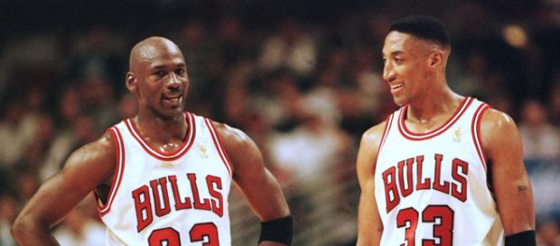 Scottie Pippen y Michael Jordan Scottie Pippen y Michael Jordan