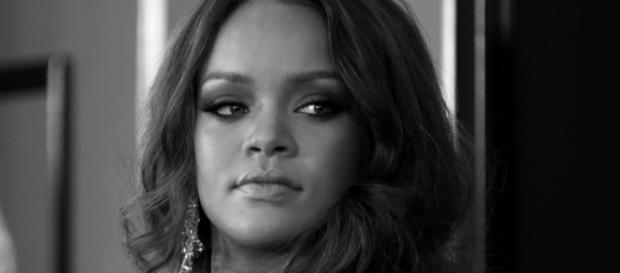 Assassinato a tiros: tragédia sangrenta com Rihanna choca o mundo Assassinato a tiros: tragédia sangrenta com Rihanna choca o mundo