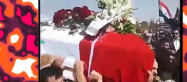 Biało-czerwone kwiaty na pogrzebie bohaterskiego generała Zahreddine'a (screenshot) Biało-czerwone kwiaty na pogrzebie bohaterskiego generała Zahreddine'a (screenshot)