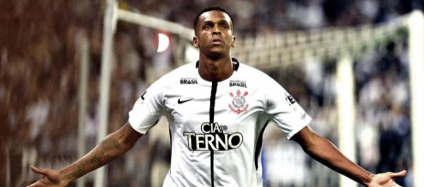 Corinthians negociou o atacante Jô e agora procura por um novo reforço para o ataque Corinthians negociou o atacante Jô e agora procura por um novo reforço para o ataque