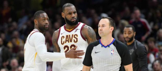 Kyrie Irving reacciona a la primera expulsión de la carrera de LeBron James. Kyrie Irving reacciona a la primera expulsión de la carrera de LeBron James.