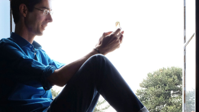 Biologo cellulare dott. Emiliano Toso ( immagine di http://questomeseidee.it/)