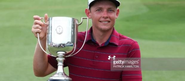 El golfista Cameron Smith de Australia posa con la Kirkwood Cup ... - gettyimages.com El golfista Cameron Smith de Australia posa con la Kirkwood Cup ... - gettyimages.com
