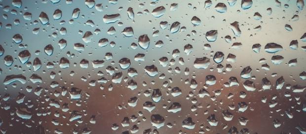 Natural methods to increase humidity inside the home.(Image via coyot Pixabay). Natural methods to increase humidity inside the home.(Image via coyot Pixabay).